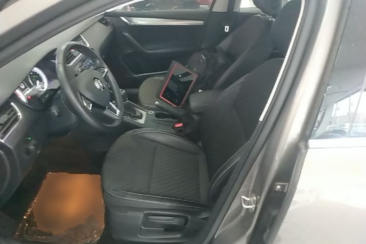 Used Skoda Octavia 2018 TSI280 DSG Luxury Edition Left Front Seat