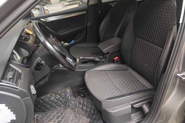 Used Skoda Octavia 2018 TSI230 DSG Luxury Edition Left Front Seat
