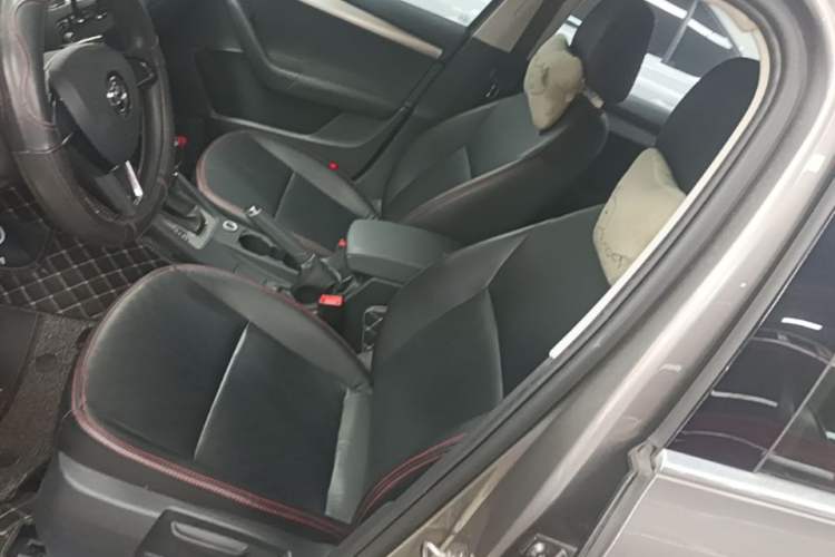 Used Skoda Octavia 2018 TSI230 DSG Comfort Edition Left Front Seat