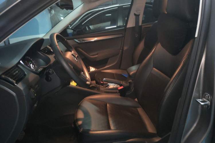 Used Skoda Octavia 2018 Station Wagon TSI230 DSG Comfort Edition Left Front Seat