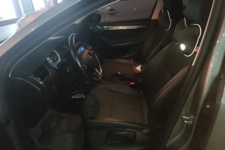 Used Skoda Octavia 2018 Station Wagon TSI230 DSG Luxury Edition Left Front Seat
