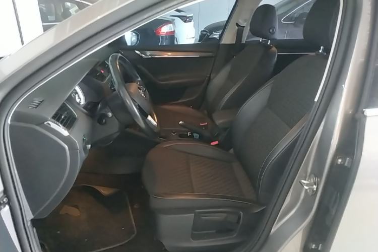 Used Skoda Octavia 2018 Station Wagon TSI280 DSG Luxury Edition Left Front Seat