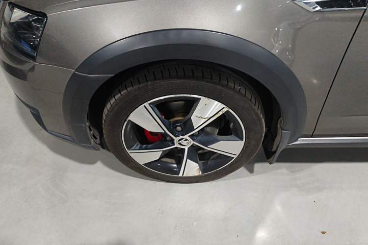 Used Skoda Octavia 2018 Station Wagon TSI280 DSG Flagship Edition Left Front Wheel Hub