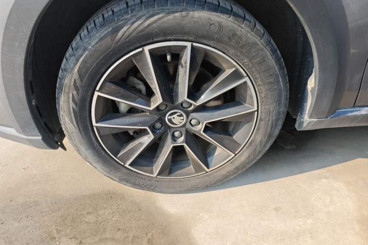 Used Skoda Octavia 2018 Station Wagon TSI230 DSG Luxury Edition Left Front Wheel Hub