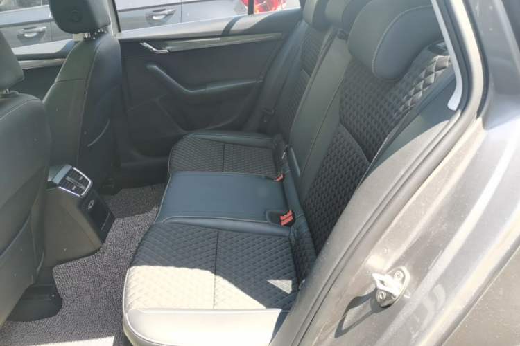 Used Skoda Octavia 2018 Station Wagon TSI230 DSG Luxury Edition Left Rear Seat