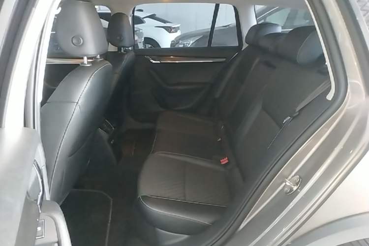 Used Skoda Octavia 2018 Station Wagon TSI280 DSG Luxury Edition Left Rear Seat