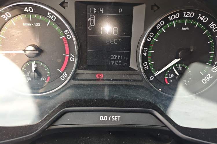 Used Skoda Octavia 2018 TSI230 DSG Comfort Edition Odometer Close Up