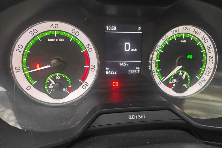 Used Skoda Octavia 2018 TSI230 DSG Luxury Edition Odometer Close Up