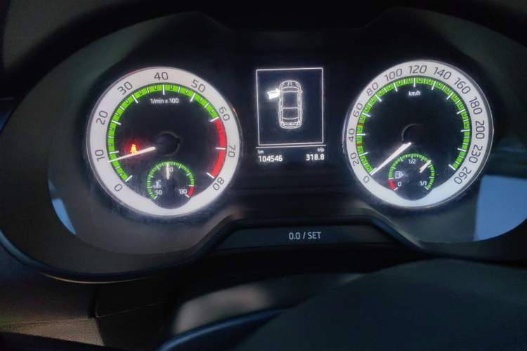 Used Skoda Octavia 2018 1.6L Automatic Luxury Edition Odometer Close Up