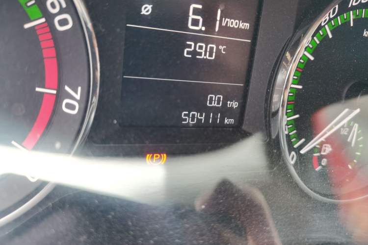 Used Skoda Octavia 2018 TSI230 DSG Comfort Edition Odometer Close Up
