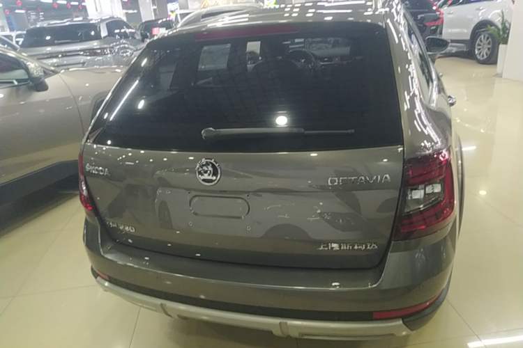Used Skoda Octavia 2018 Station Wagon TSI230 DSG Luxury Edition Rear