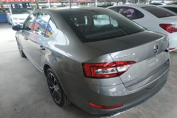 Used Skoda Octavia 2018 TSI280 DSG Luxury Edition Rear Left 45 Deg