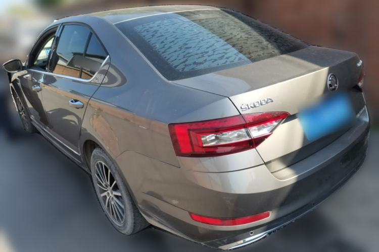Used Skoda Octavia 2018 1.6L Automatic Luxury Edition Rear Left 45 Deg
