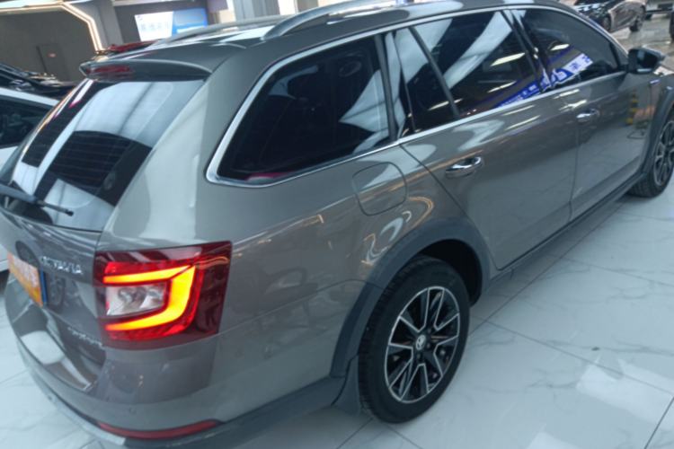 Used Skoda Octavia 2018 Station Wagon TSI230 DSG Luxury Edition Rear Right 45 Deg