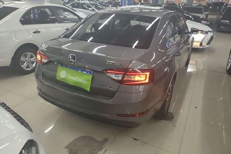 Used Skoda Octavia 2018 1.6L Automatic Comfort Edition Rear Right 45 Deg
