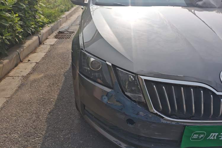 Used Skoda Octavia 2018 TSI230 DSG Comfort Edition Right Front Headlight