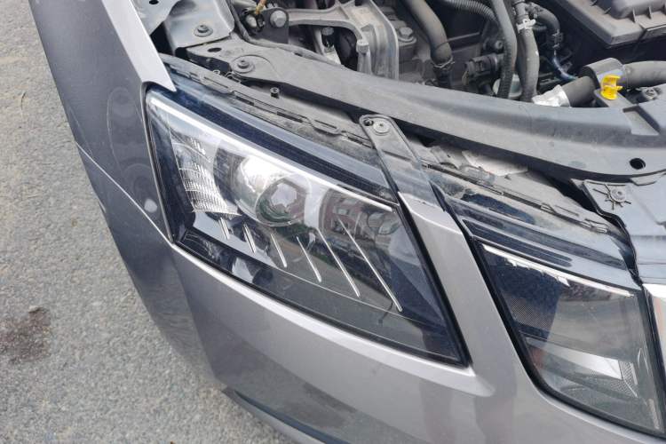 Used Skoda Octavia 2018 TSI230 DSG Comfort Edition Right Front Headlight
