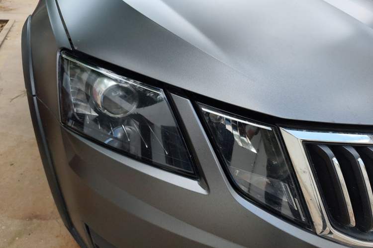 Used Skoda Octavia 2018 Station Wagon TSI230 DSG Luxury Edition Right Front Headlight