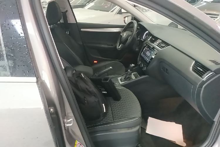 Used Skoda Octavia 2018 TSI280 DSG Luxury Edition Right Front Seat