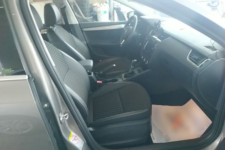 Used Skoda Octavia 2018 TSI280 DSG Luxury Edition Right Front Seat