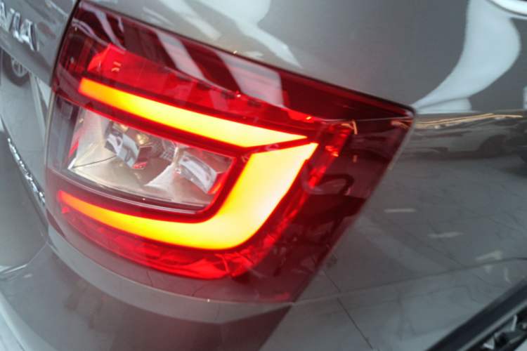 Used Skoda Octavia 2018 Station Wagon TSI230 DSG Luxury Edition Right Rear Taillight