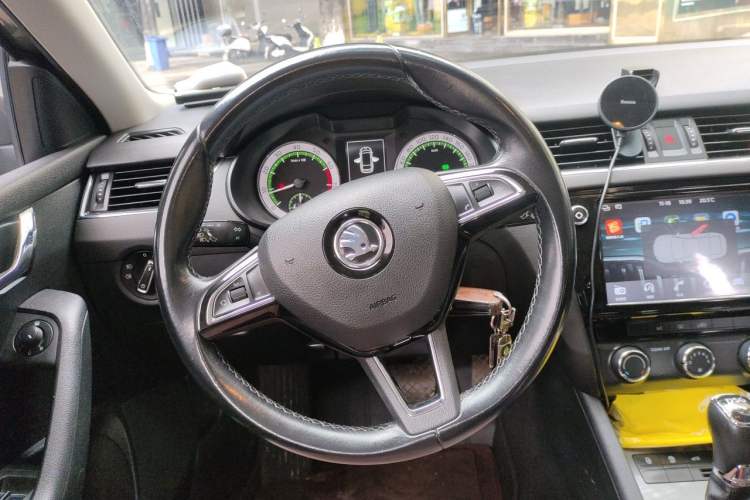 Used Skoda Octavia 2018 Station Wagon TSI280 DSG Luxury Edition Steering Wheel