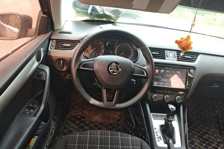 Used Skoda Octavia 2018 TSI230 DSG Comfort Edition Steering Wheel