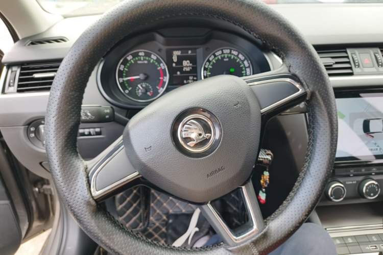 Used Skoda Octavia 2018 TSI230 DSG Comfort Edition Steering Wheel