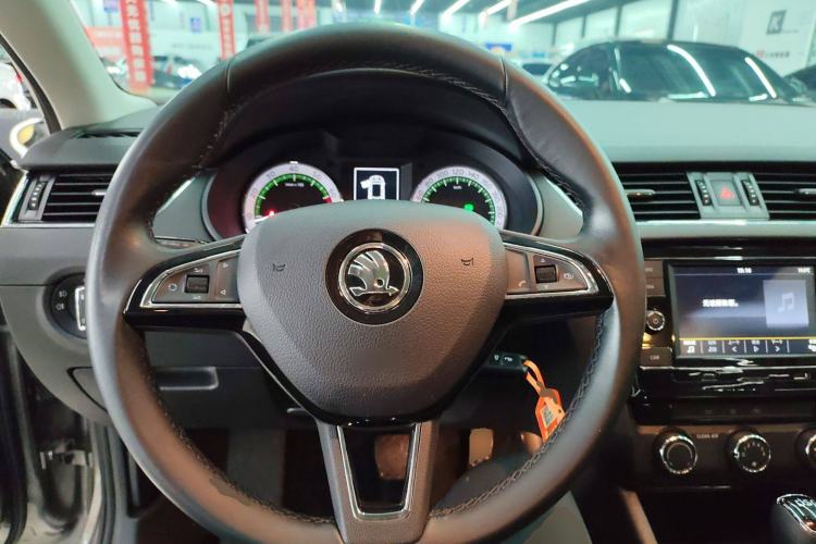 Used Skoda Octavia 2018 Station Wagon TSI280 DSG Luxury Edition Steering Wheel
