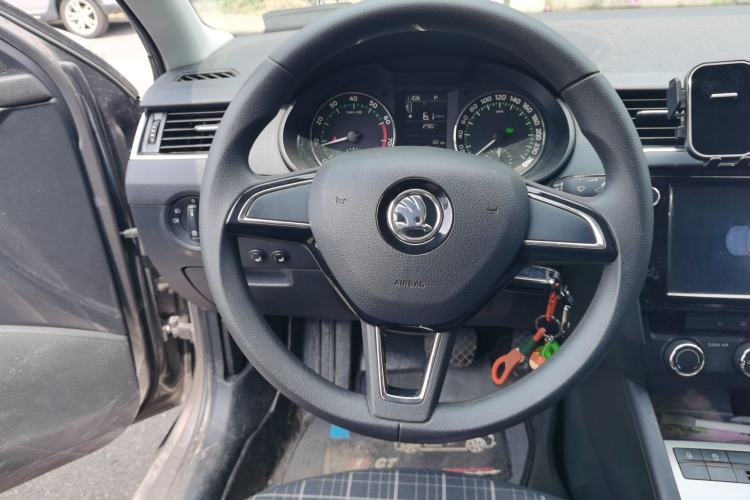Used Skoda Octavia 2018 TSI230 DSG Comfort Edition Steering Wheel
