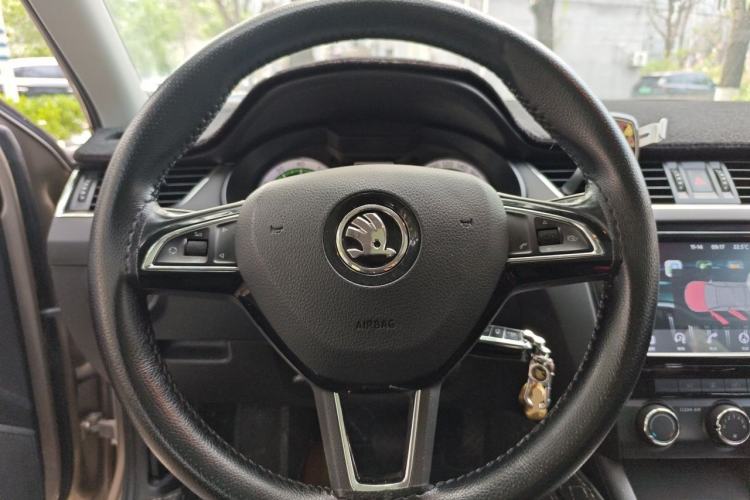 Used Skoda Octavia 2018 TSI280 DSG Luxury Edition Steering Wheel
