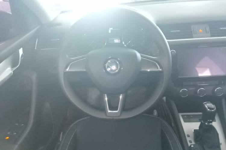 Used Skoda Octavia 2018 TSI230 DSG Comfort Edition Steering Wheel