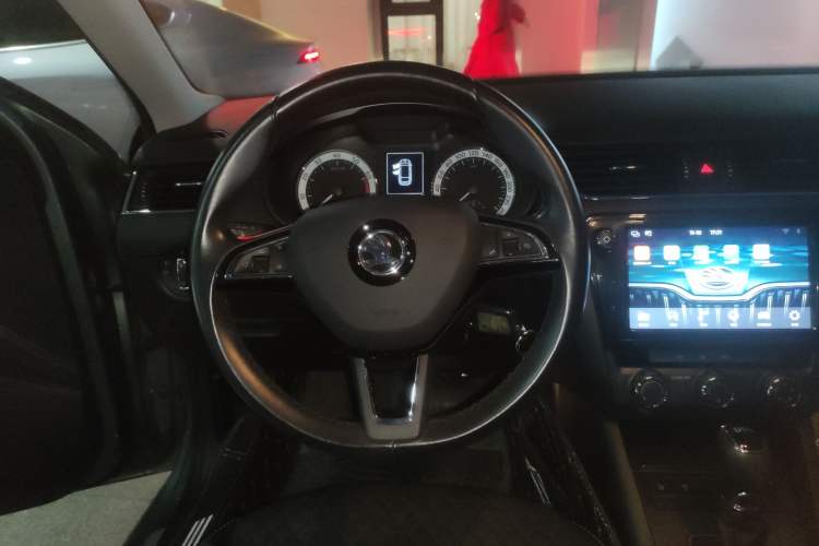 Used Skoda Octavia 2018 Station Wagon TSI230 DSG Luxury Edition Steering Wheel