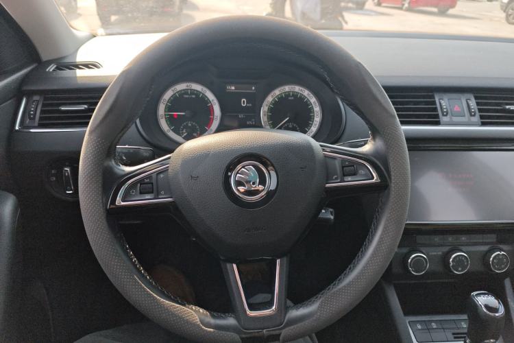 Used Skoda Octavia 2018 Station Wagon TSI230 DSG Luxury Edition Steering Wheel