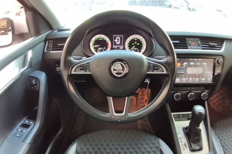 Used Skoda Octavia 2018 TSI230 DSG Luxury Edition Steering Wheel