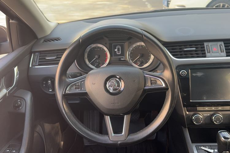Used Skoda Octavia 2018 Station Wagon TSI230 DSG Luxury Edition Steering Wheel
