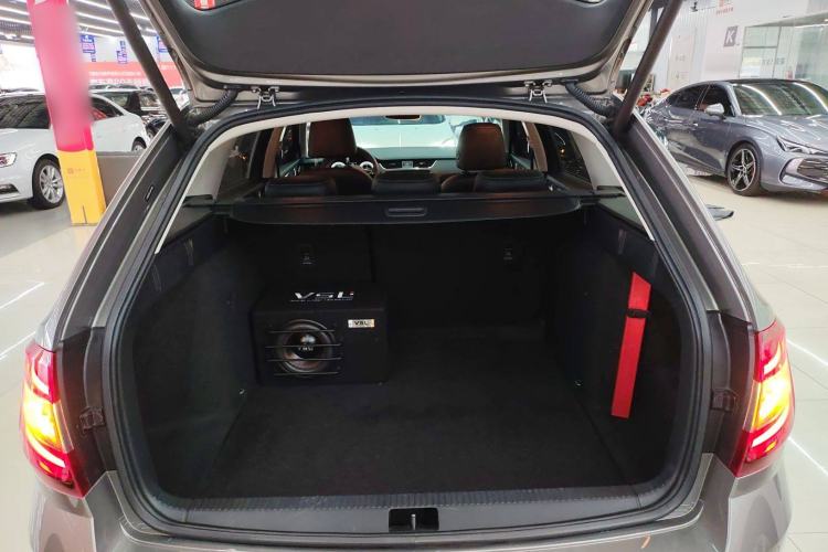 Used Skoda Octavia 2018 Station Wagon TSI280 DSG Luxury Edition Trunk