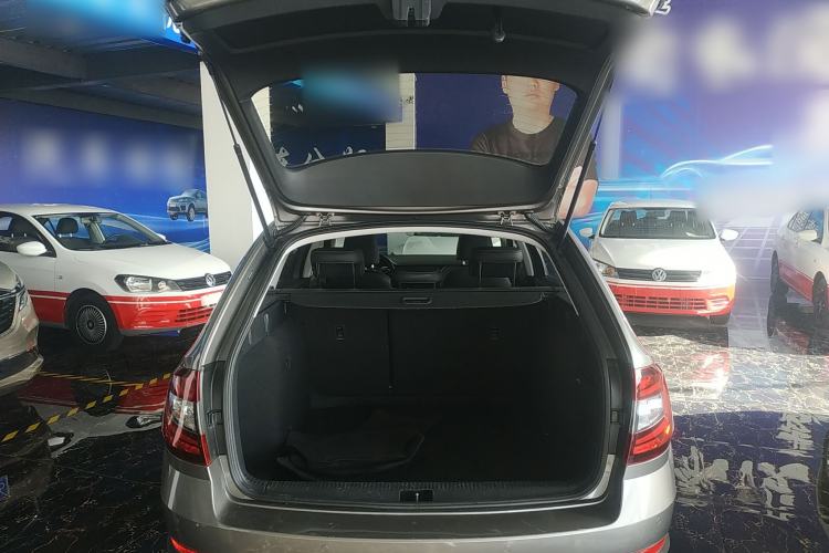 Used Skoda Octavia 2018 Station Wagon TSI230 DSG Luxury Edition Trunk