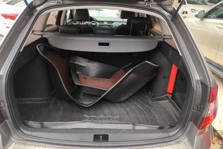 Used Skoda Octavia 2018 Station Wagon TSI230 DSG Luxury Edition Trunk
