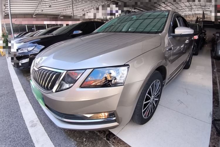 Used Skoda Octavia 2018 TSI230 DSG Luxury Edition Guazi used car, China used car export, Used car for sale, Used  cars, Cheapest cars for sale