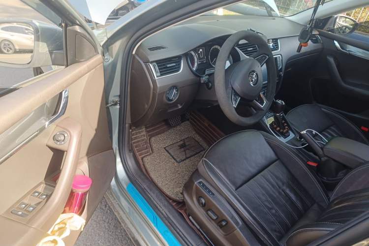 Used Skoda Octavia 2018 Station Wagon TSI280 DSG Flagship Edition Driver Seat