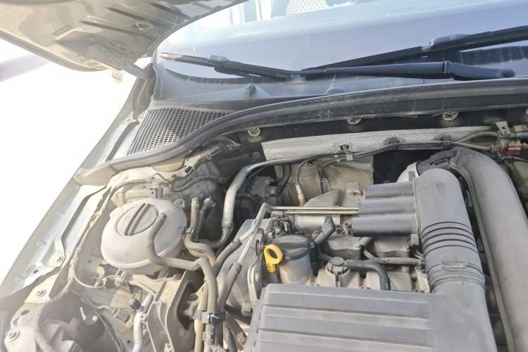 Used Skoda Octavia 2018 Station Wagon TSI230 DSG Luxury Edition Engine Bay Right