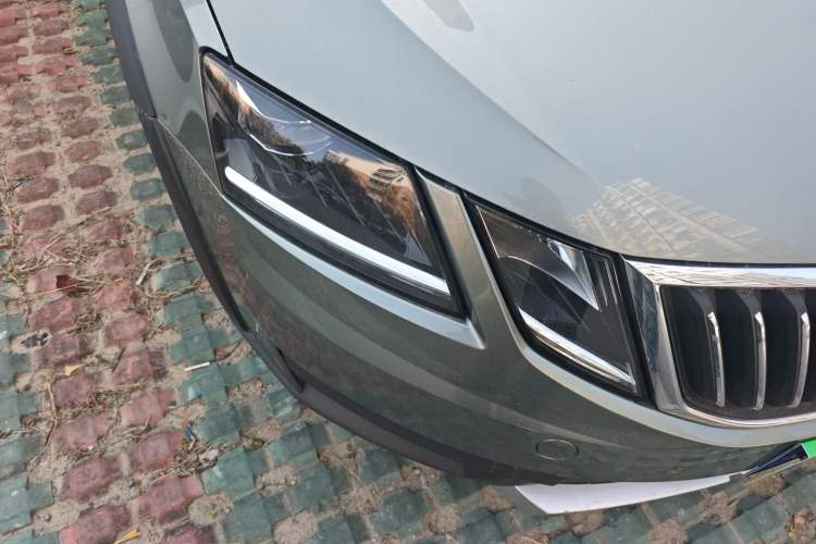 Used Skoda Octavia 2018 Station Wagon TSI280 DSG Flagship Edition Exterior 6