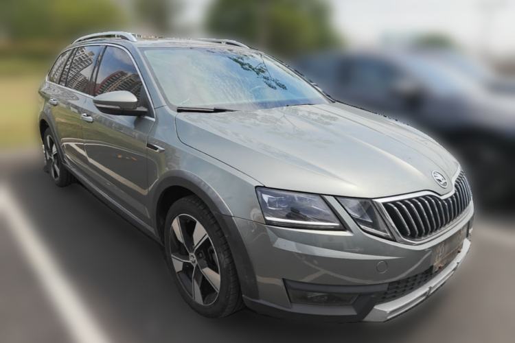 Used Skoda Octavia 2018 Station Wagon TSI280 DSG Luxury Edition Front Right 45 Deg