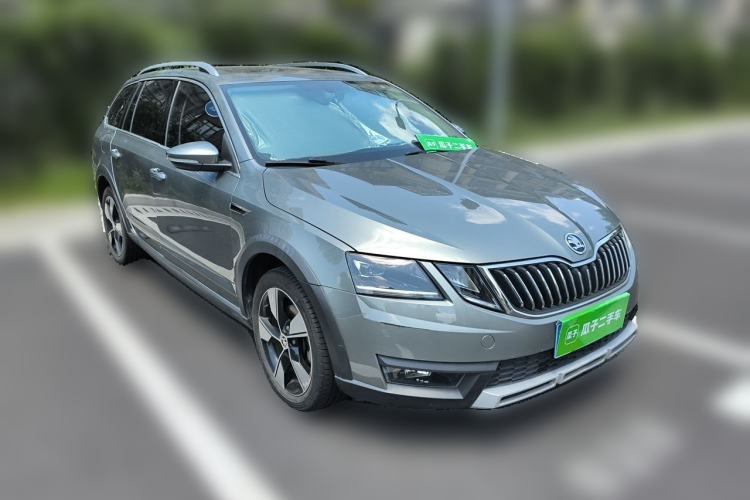 Used Skoda Octavia 2018 Station Wagon TSI280 DSG Luxury Edition Front Right 45 Deg