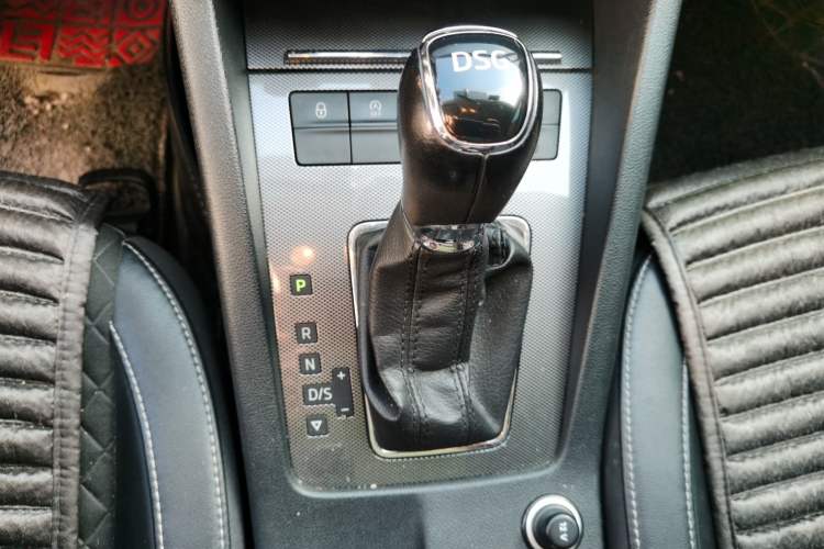 Used Skoda Octavia 2018 Station Wagon TSI280 DSG Luxury Edition Gear Lever