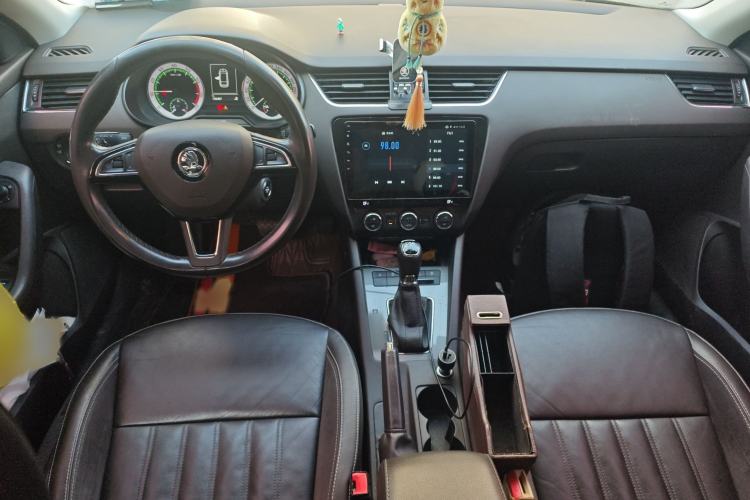 Used Skoda Octavia 2018 Station Wagon TSI280 DSG Flagship Edition Interior 2