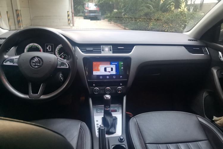 Used Skoda Octavia 2018 Station Wagon TSI280 DSG Flagship Edition Interior 2