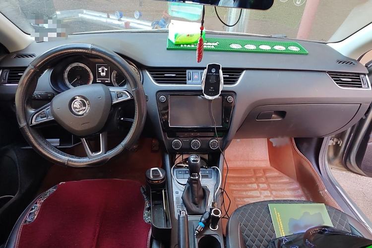 Used Skoda Octavia 2018 Station Wagon TSI280 DSG Luxury Edition Interior 2