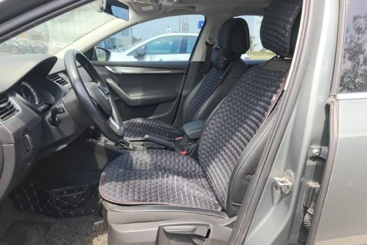 Used Skoda Octavia 2018 Station Wagon TSI280 DSG Luxury Edition Left Front Seat